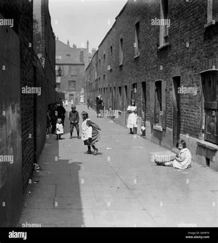 Are there slums in London?