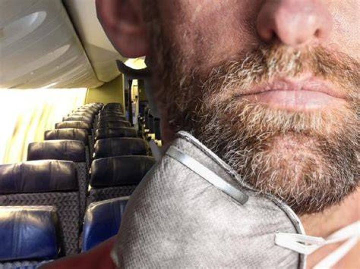 Can I refuse to wear a mask on a plane?