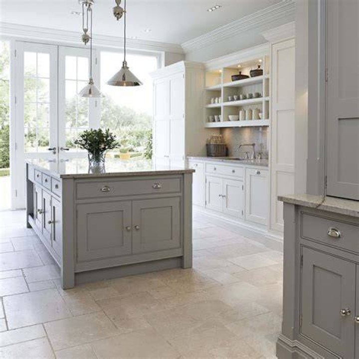 Can you have a Shaker kitchen in a modern house?