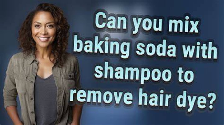Can you mix baking soda with shampoo?