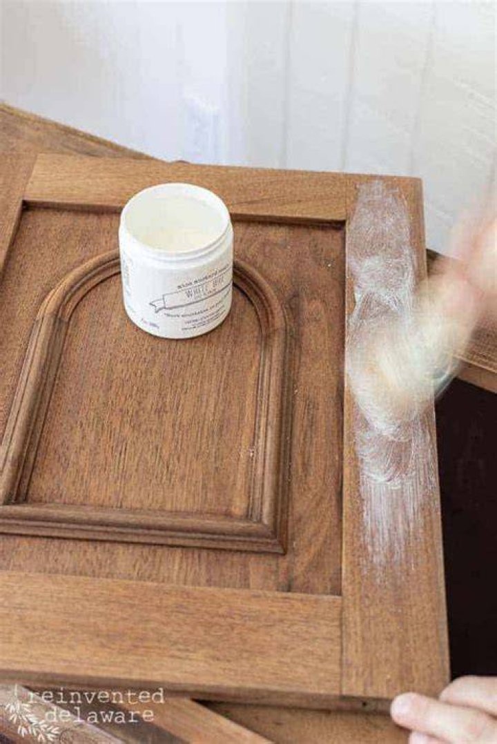 Can you use white wax on bare wood?