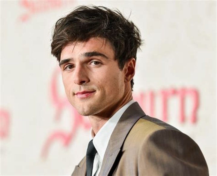 Does Jacob Elordi have TikTok?