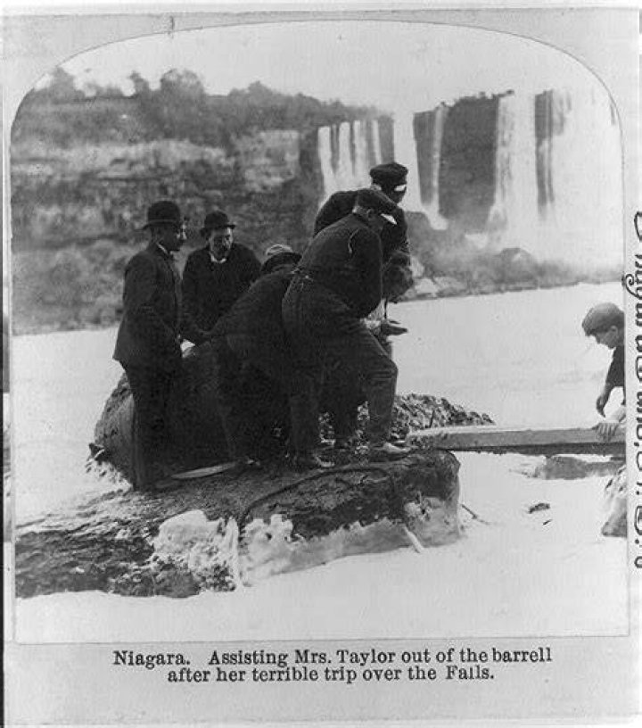 Has anyone swam across the Niagara River?