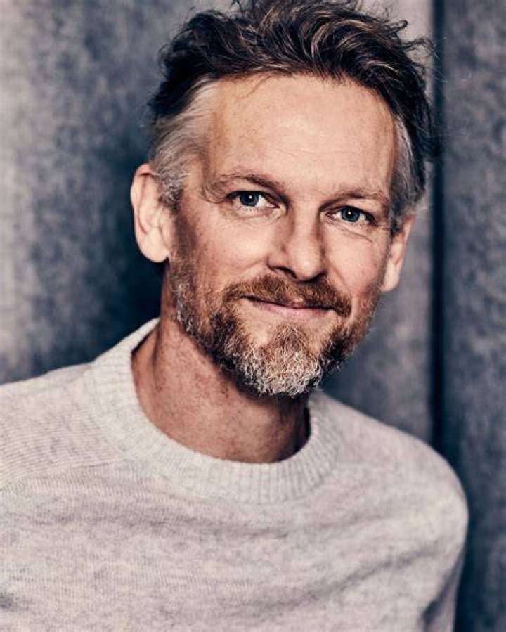 How old is Barry Atsma?