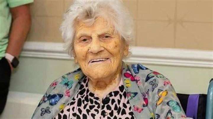 How old is the oldest woman to still have her period?