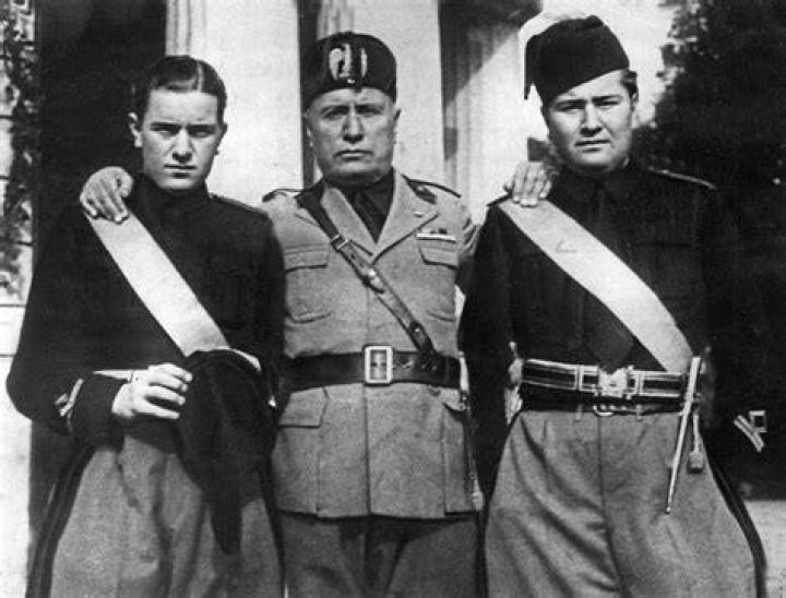 How tall was Mussolini?