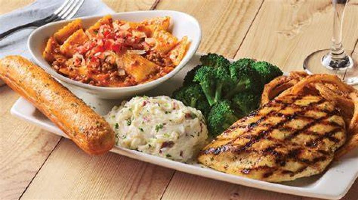 Is Applebees food microwaved?