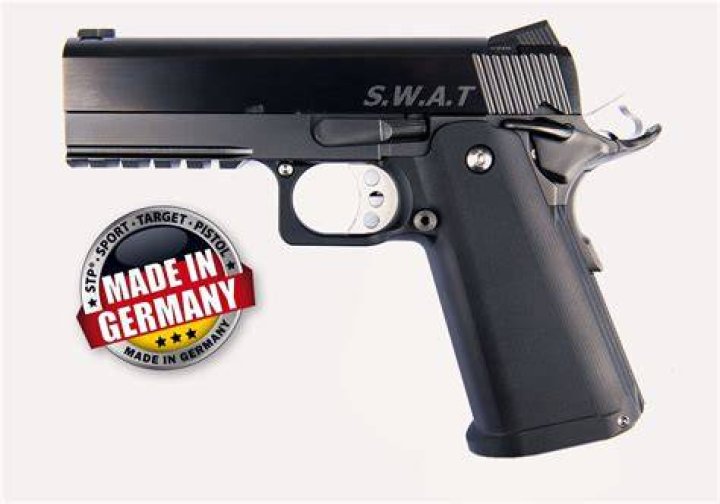 What pistol does Swat use?