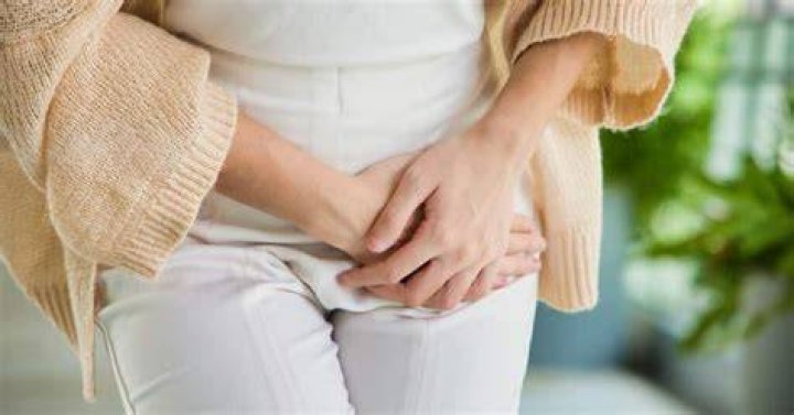 Why can't I hold my pee when pregnant?
